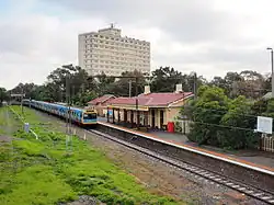 Comeng train arriving, June 2014