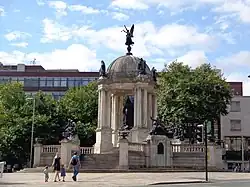 Queen Victoria Monument, Derby Square (1902–06; Grade II)