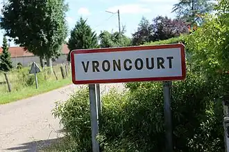 An entrance sign into Vroncourt
