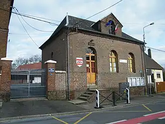 The town hall in Yvrench