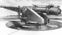Illustration of a 15-inch (381&nbsp;mm) dynamite gun, similar to Battery Dynamite