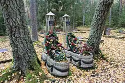 Graven op het pilotenkerkhof (foto: William John Gauthier)