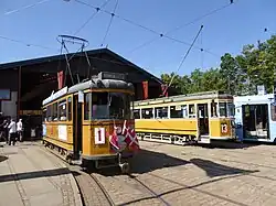 Motorwagen 3 en de Kopenhaagse motorwagen 470 bij het Trammuseum Skjoldenæsholm; 28 juli 2018.