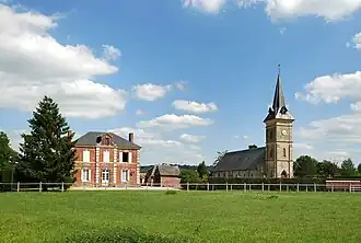 De kerk en het voormalige gemeentehuis