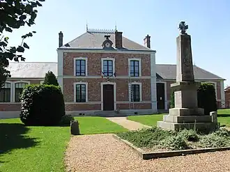 Gemeentehuis en school