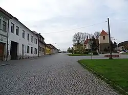 Huizen aan het stadsplein (2023)