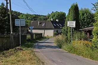 Toegangsweg tot het dorp (2017)