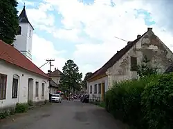Straat in het dorp (2011)