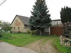 Boerderij in het dorp (2014)