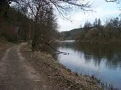 Sázava (rivier) nabij het dorp (2013)