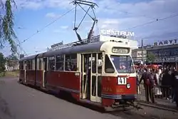 Zesassige Konstal 102Na tram op lijn 41. In dienst gekomen als nr.878 in 1973. Deze serie trams is in 1993 afgevoerd.