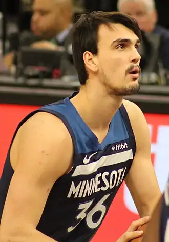 Dario Šarić in 2019 bij de Minnesota Timberwolves