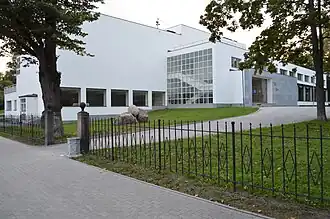 Ingang van de bibliotheek