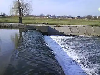 Dam in de Bachmoetka bij Seversk