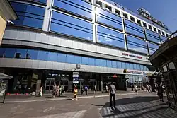 De bovengrondse ingang