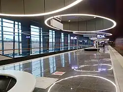 Het perron gezien uit het oosten.