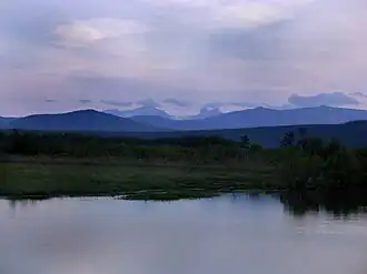 Het Zuid-Moejagebergte gezien vanaf de Baoentlaagte