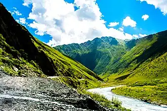 Achmeta: veel bergen en kloven