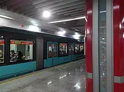 Lightrailtrein op lijn 4