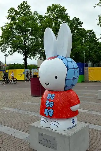 Sculptuur nijntje van Jacques Tange in Amsterdam
