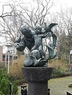 Sint Jozef met kind en duiven (1961)