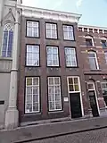 Huis met eenvoudige lijstgevel