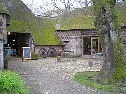 Koffie- en pannenkoekenboerderij 't Hoes van Hol-An, Oud Aalden 11