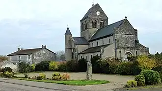 Menhir bij de kerk Saint-Remi