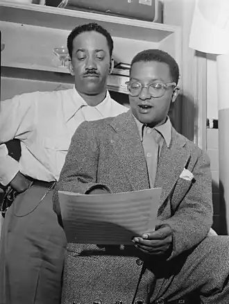 Richard M. Jones met de componist Billy Strayhorn (rechts) in 1947