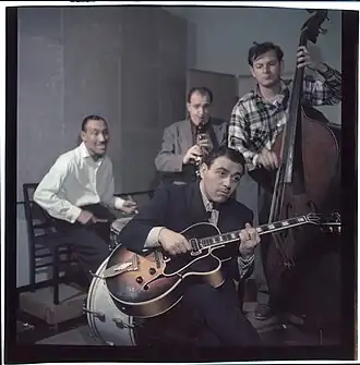 Jimmy Crawford (geheel links) tussen 1946 en 1948 in New York