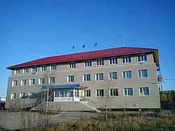 Gebouw van het oeloesbestuur in Nizjni Bestjach