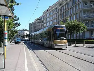 Tram 25 aan de halte Brazilië richting Boondaal.