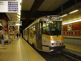 PCC 7900 in het premetrostation Anneessens (2008).