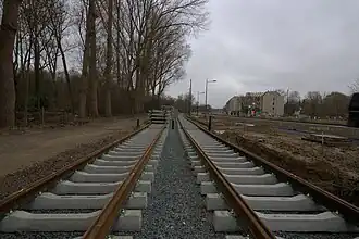 Zicht op het trajectdeel richting Trammuseum vanaf de omgeving van de halte Woluwe Shopping.