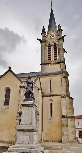 Kerk Saint-Pierre en oorlogsmonument