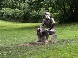 Sitting Man in het Yorkshire Sculpture Park