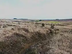 Het stroomopwaartse bekken van de Élorn gezien vanaf Croas Melar in de richting van Croix-Cassée (in Botmeur).