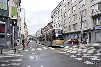 T4020 komt toe aan de halte Legrand.