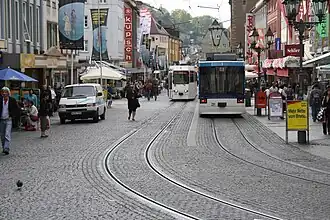 GT-E en GT-N in de binnenstad.