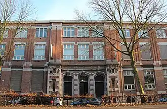 gebouw van de voormalige Faculté polytechnique de Mons aan de Boulevard Dolez