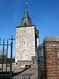 Voormalige kerk Saint-Etienne-au-Mont van Statte en muren langs de kerkweg (M) ensemble van de calvarieberg van Statte, de oude begraafplaats, de kerk en de kerkweg (S)