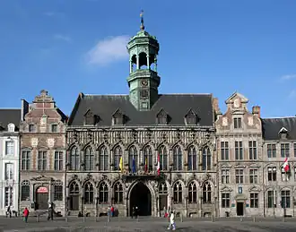 Het stadhuis van Bergen op de Grote Markt