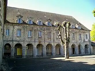 Voormalig klooster, quartier Saint-Louis, thans lyceum