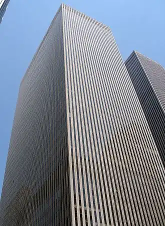 1211 Avenue of the Americas, waar het hoofdkantoor van News Corp is gevestigd