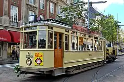 Motorwagen 826 met slijpaanhangwagen H25 tijdens de optocht van 5 juli 2014.