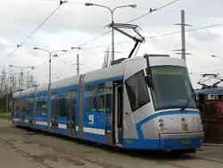 Škoda 16T tram, het eenrichtingsmodel, in de remise.