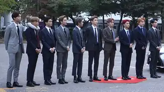 NCT 127 in oktober 2018. Van links naar rechts: Johnny, Haechan, Mark, Winwin, Taeyong, Jaehyun, Yuta, Taeil, Jungwoo en Doyoung