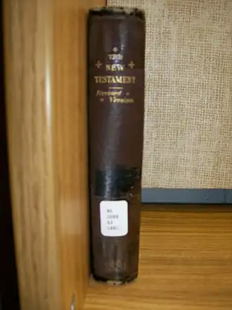 Foto van een eerste uitgave van het Nieuwe Testament in de RV (1881).