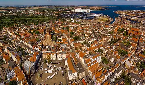 Wismar (binnenstad); op de voorgrond de Markt