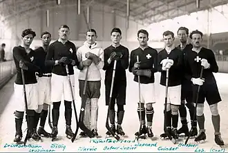 Het Zwitserse nationale ijshockeyteam in Antwerpen. Jaccard is vierde van rechts.
